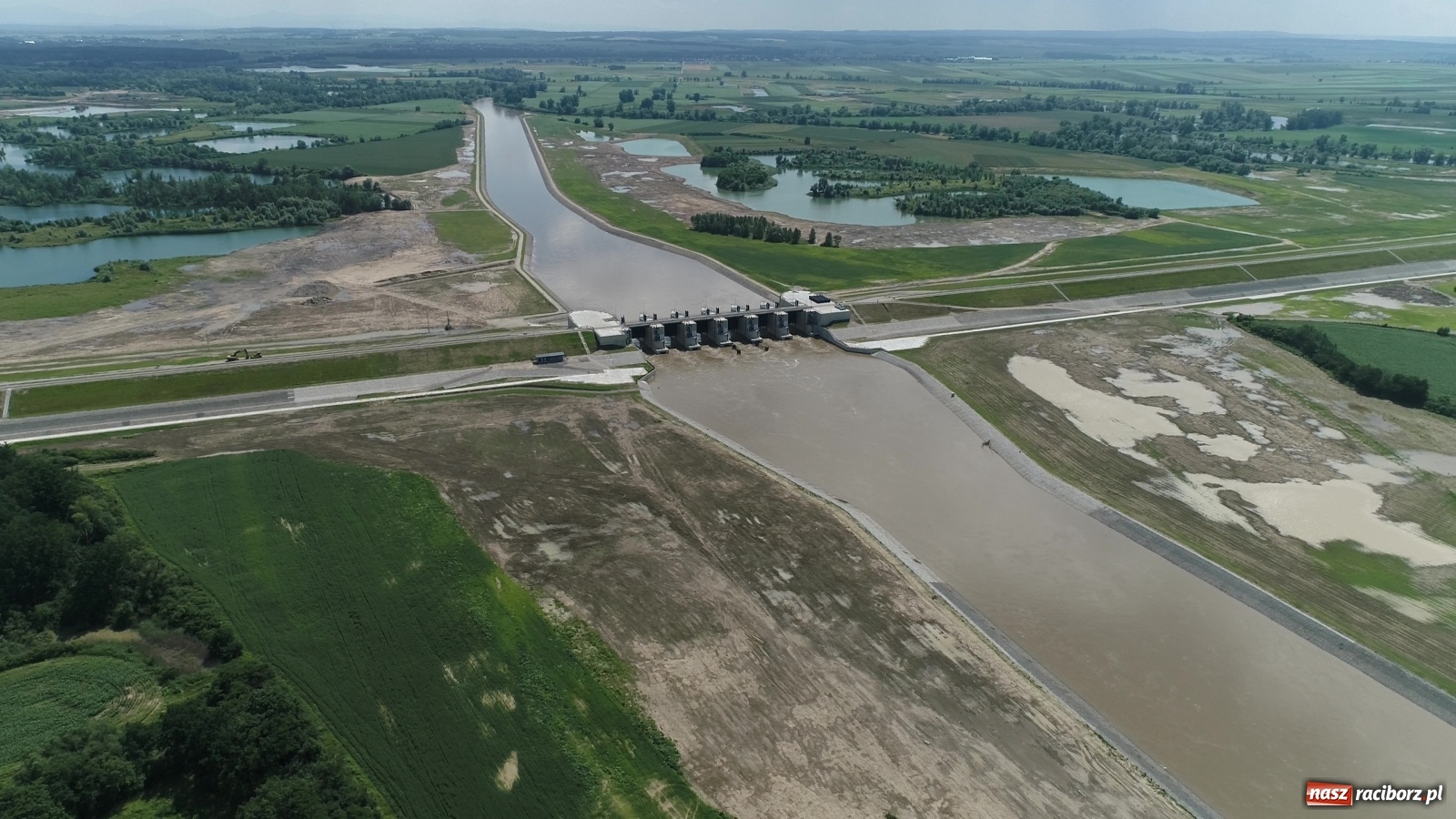 Zdjęcie w galerii na portalu naszraciborz.pl: Mało znane fakty dotyczące zbiornika Racibórz [FOTO i WIDEO z lotu ptaka] wiadomości z regionu