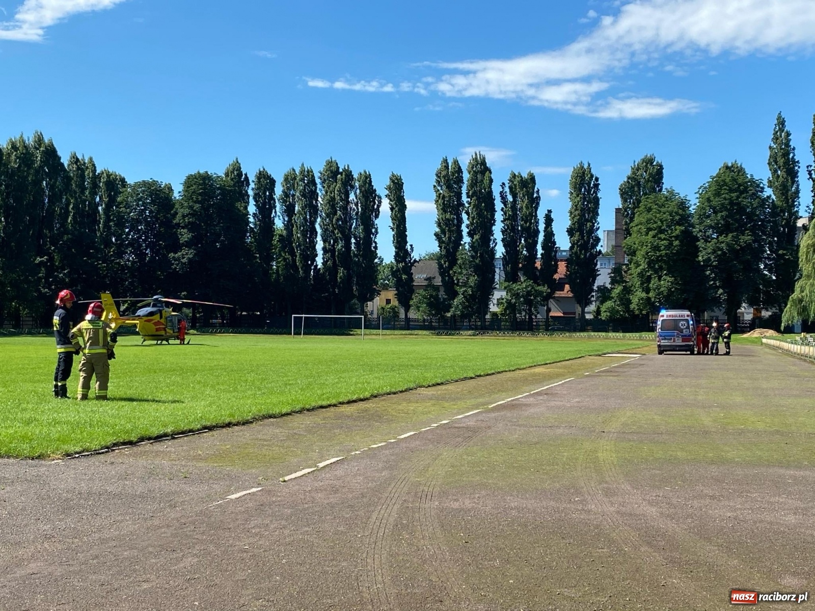 Zdjęcie w galerii na portalu naszraciborz.pl: Poparzenie w Raciborzu. W akcji śmigłowiec LPR [FOTO] wiadomości z regionu