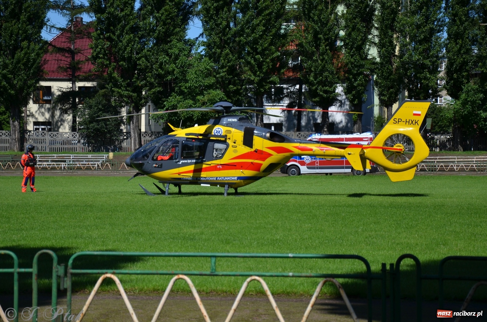 Zdjęcie w galerii na portalu naszraciborz.pl: Poparzenie w Raciborzu. W akcji śmigłowiec LPR [FOTO] wiadomości z regionu