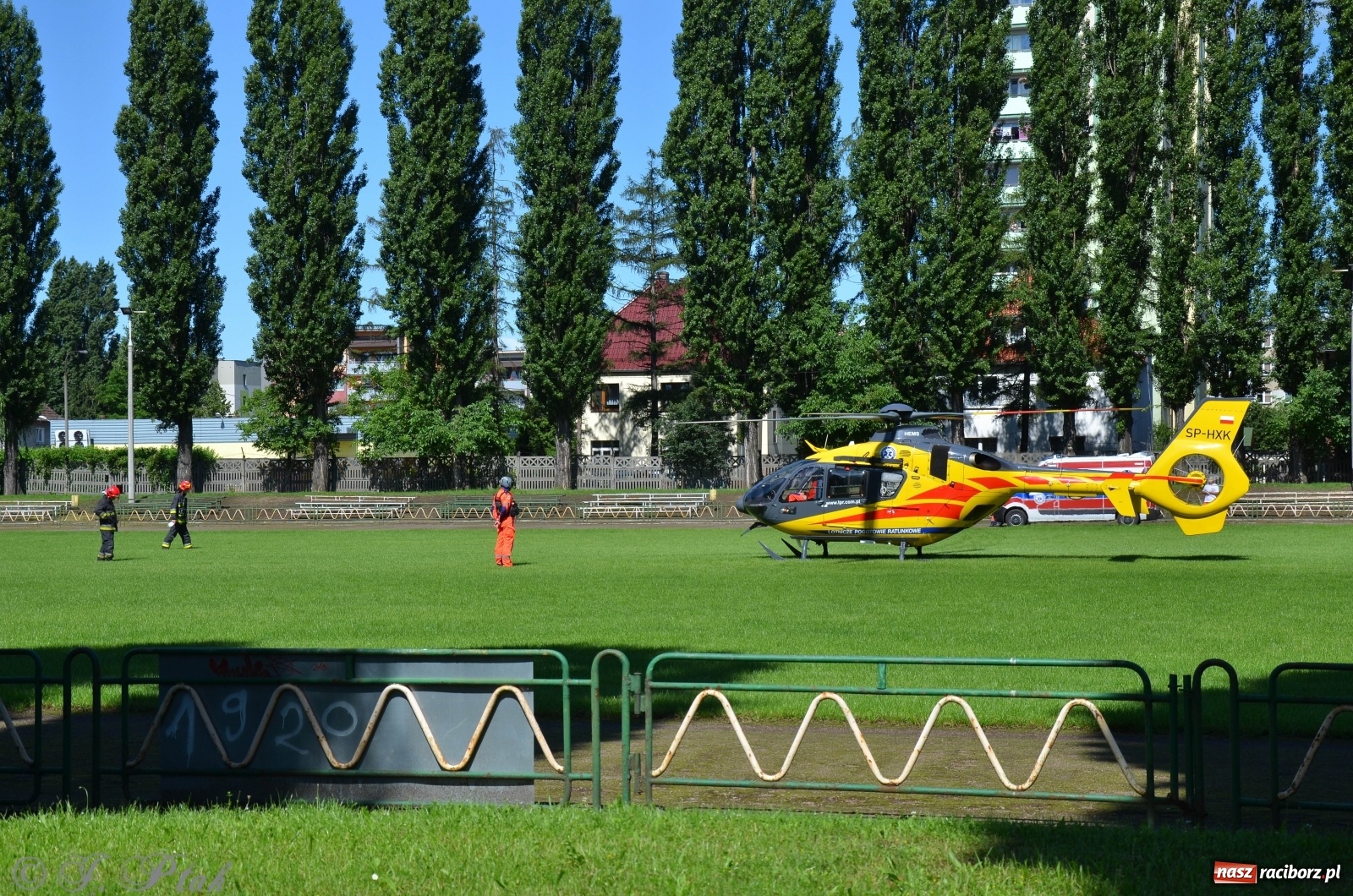 Zdjęcie w galerii na portalu naszraciborz.pl: Poparzenie w Raciborzu. W akcji śmigłowiec LPR [FOTO] wiadomości z regionu