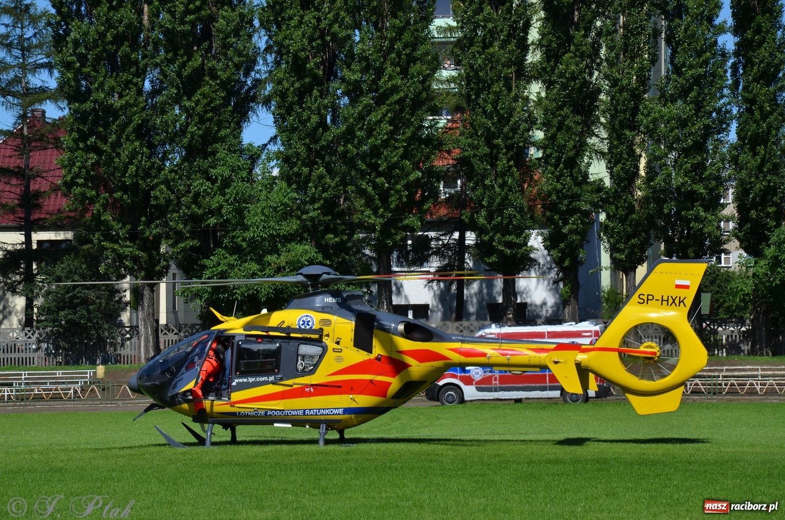 Zdjęcie w galerii na portalu naszraciborz.pl: Poparzenie w Raciborzu. W akcji śmigłowiec LPR [FOTO] wiadomości z regionu