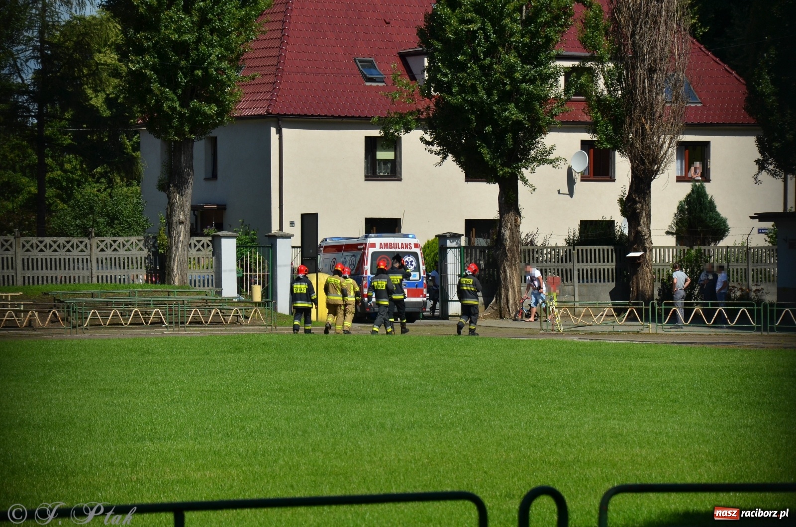 Zdjęcie w galerii na portalu naszraciborz.pl: Poparzenie w Raciborzu. W akcji śmigłowiec LPR [FOTO] wiadomości z regionu