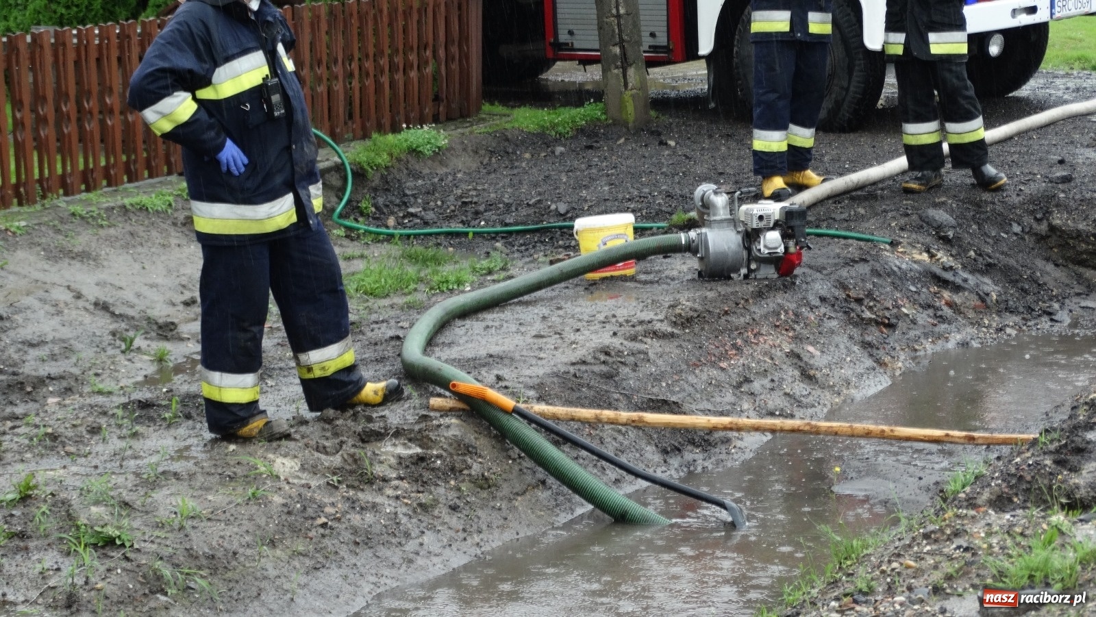 Zdjęcie w galerii na portalu naszraciborz.pl: Raport 998. Kolejny dzień strażackiej walki ze skutkami opadów wiadomości z regionu