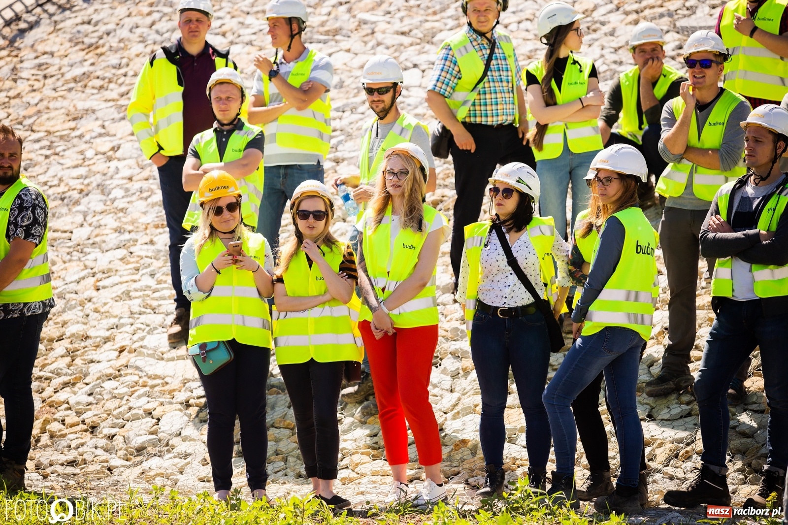 Zdjęcie w galerii na portalu naszraciborz.pl: Nie odpuścili! Ekipa Budimexu stoi za sukcesem przy budowie zbiornika Racibórz wiadomości z regionu