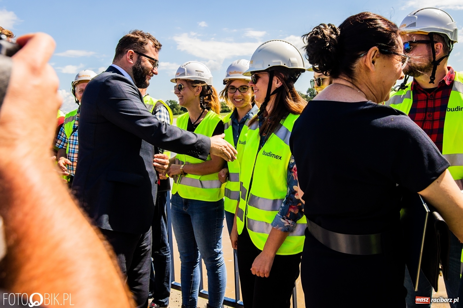 Zdjęcie w galerii na portalu naszraciborz.pl: Nie odpuścili! Ekipa Budimexu stoi za sukcesem przy budowie zbiornika Racibórz wiadomości z regionu