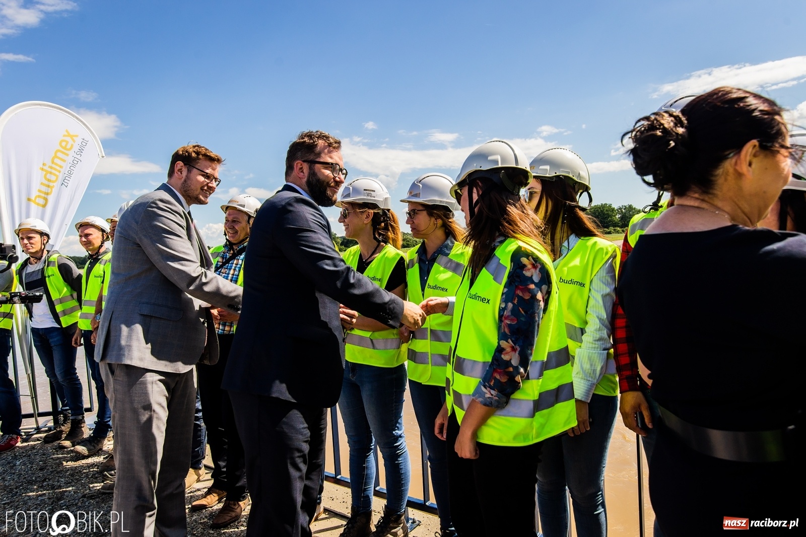 Zdjęcie w galerii na portalu naszraciborz.pl: Nie odpuścili! Ekipa Budimexu stoi za sukcesem przy budowie zbiornika Racibórz wiadomości z regionu