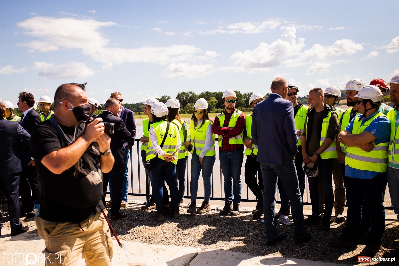 Zdjęcie w galerii na portalu naszraciborz.pl: Nie odpuścili! Ekipa Budimexu stoi za sukcesem przy budowie zbiornika Racibórz wiadomości z regionu