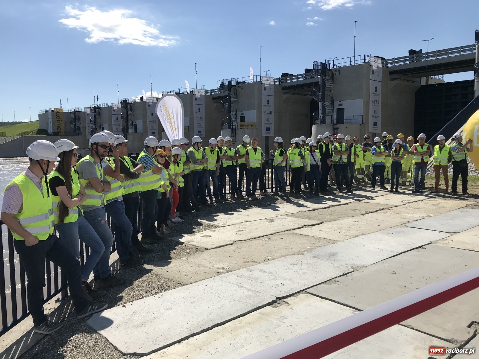 Zdjęcie w galerii na portalu naszraciborz.pl: Nie odpuścili! Ekipa Budimexu stoi za sukcesem przy budowie zbiornika Racibórz wiadomości z regionu