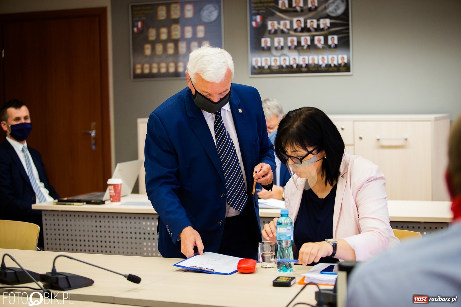 Zdjęcie w galerii na portalu naszraciborz.pl: Miód i dziegieć. Starosta z wotum zaufania od radnych  wiadomości z regionu