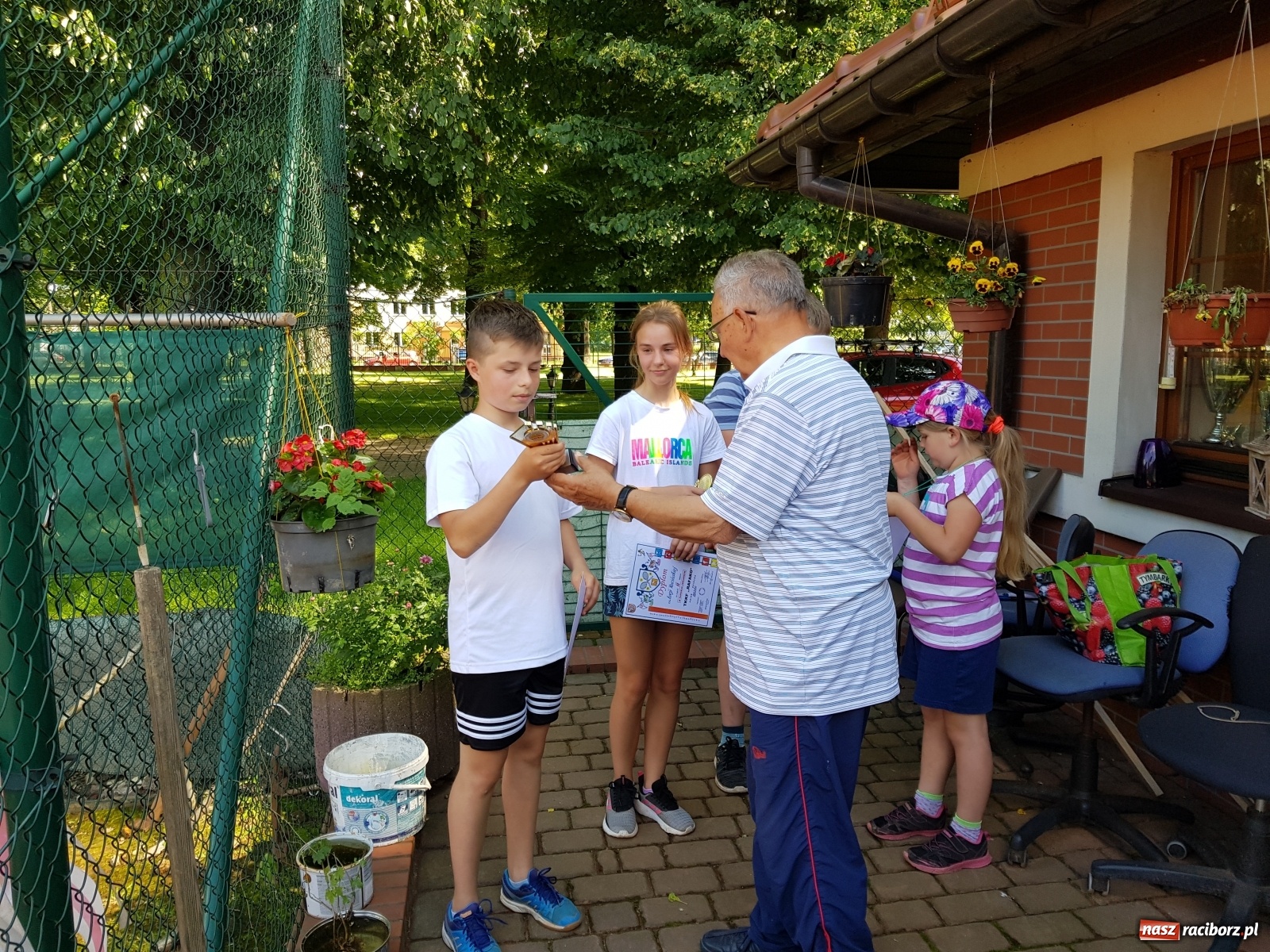 Zdjęcie w galerii na portalu naszraciborz.pl: Dokończono tenisowe zmagania z okazji Dnia Dziecka wiadomości z regionu