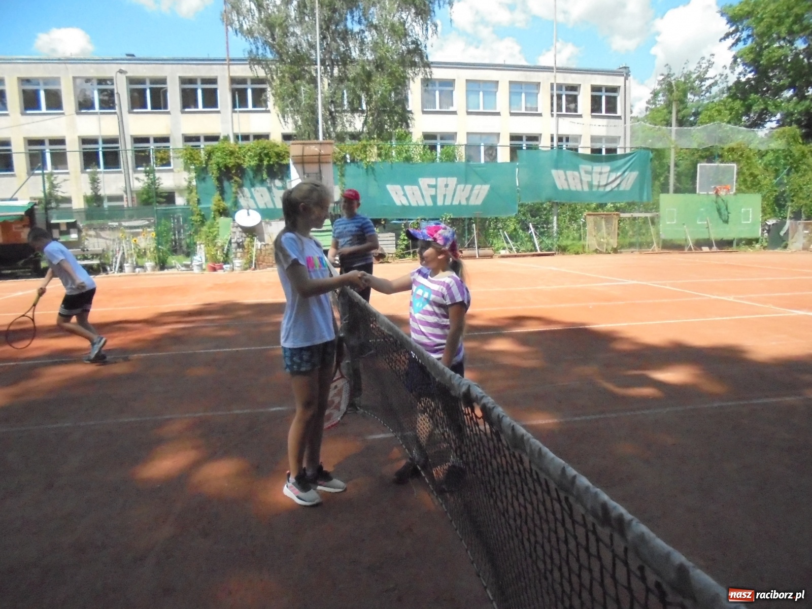 Zdjęcie w galerii na portalu naszraciborz.pl: Dokończono tenisowe zmagania z okazji Dnia Dziecka wiadomości z regionu