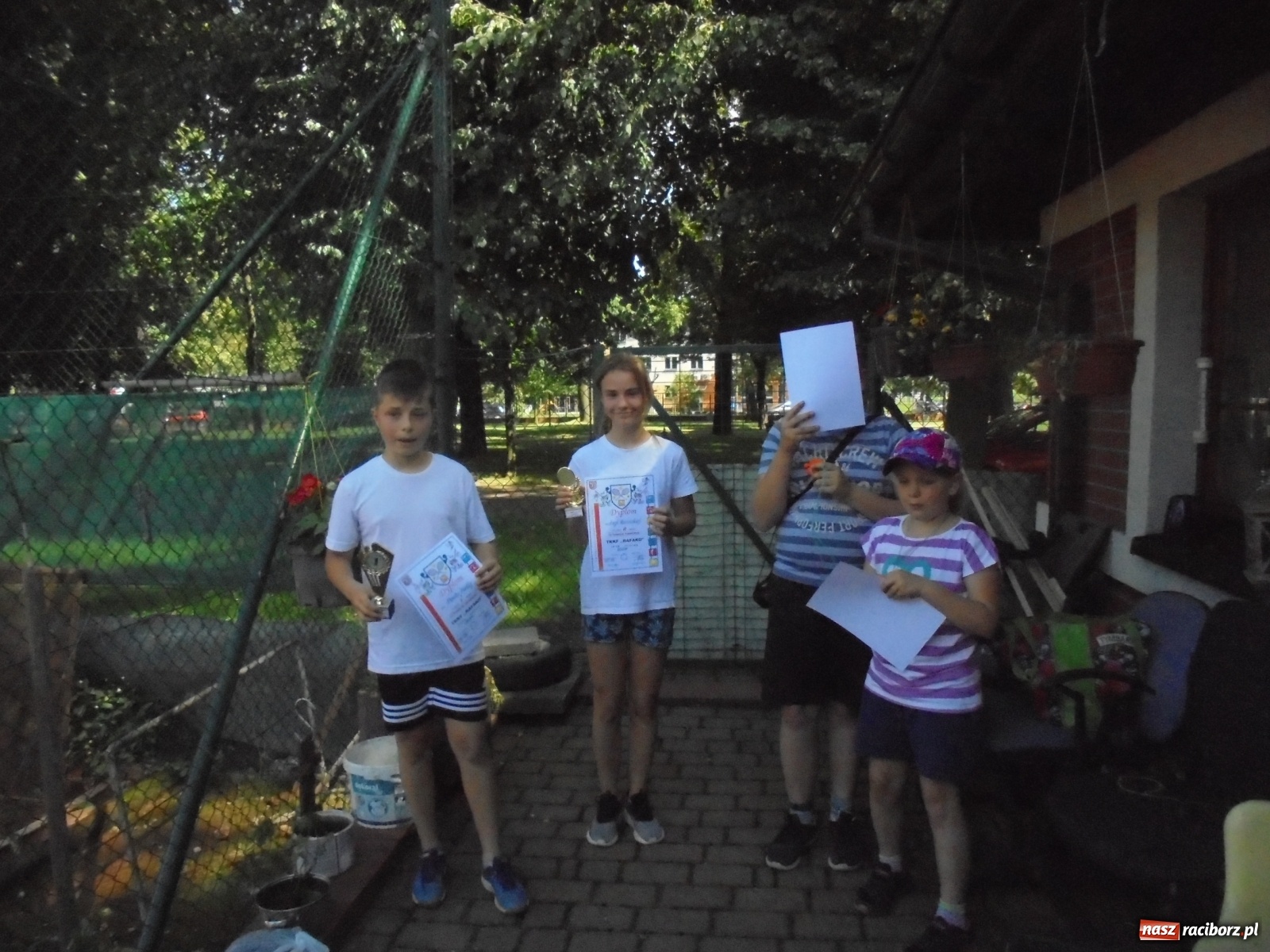 Zdjęcie w galerii na portalu naszraciborz.pl: Dokończono tenisowe zmagania z okazji Dnia Dziecka wiadomości z regionu
