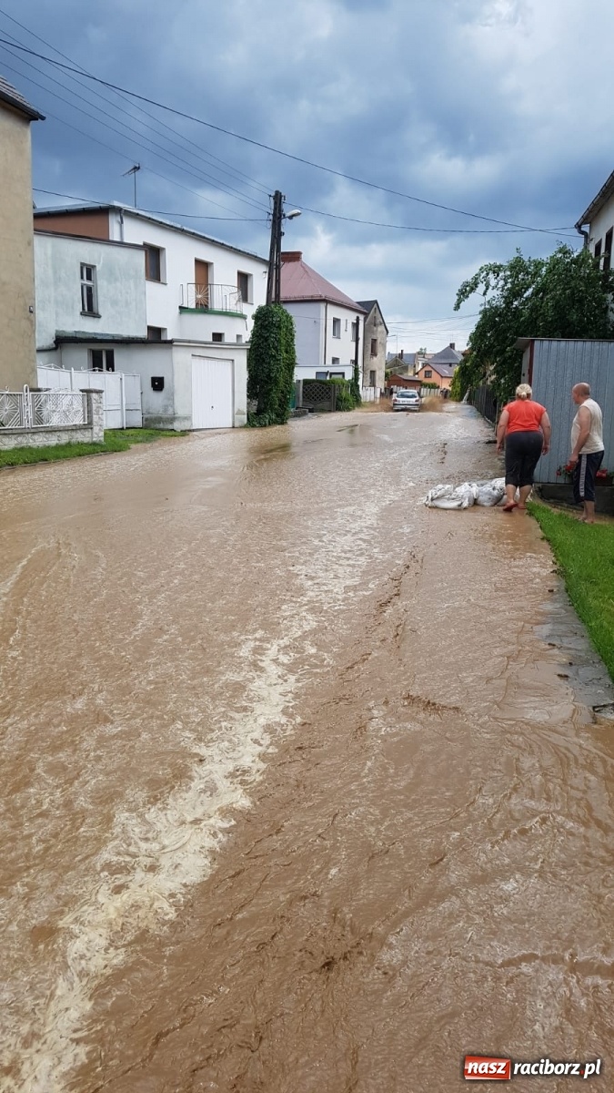 Zdjęcie w galerii na portalu naszraciborz.pl: Ulewa nad Borucinem. Kuchelnicka jak rzeka [FOTO i WIDEO] wiadomości z regionu