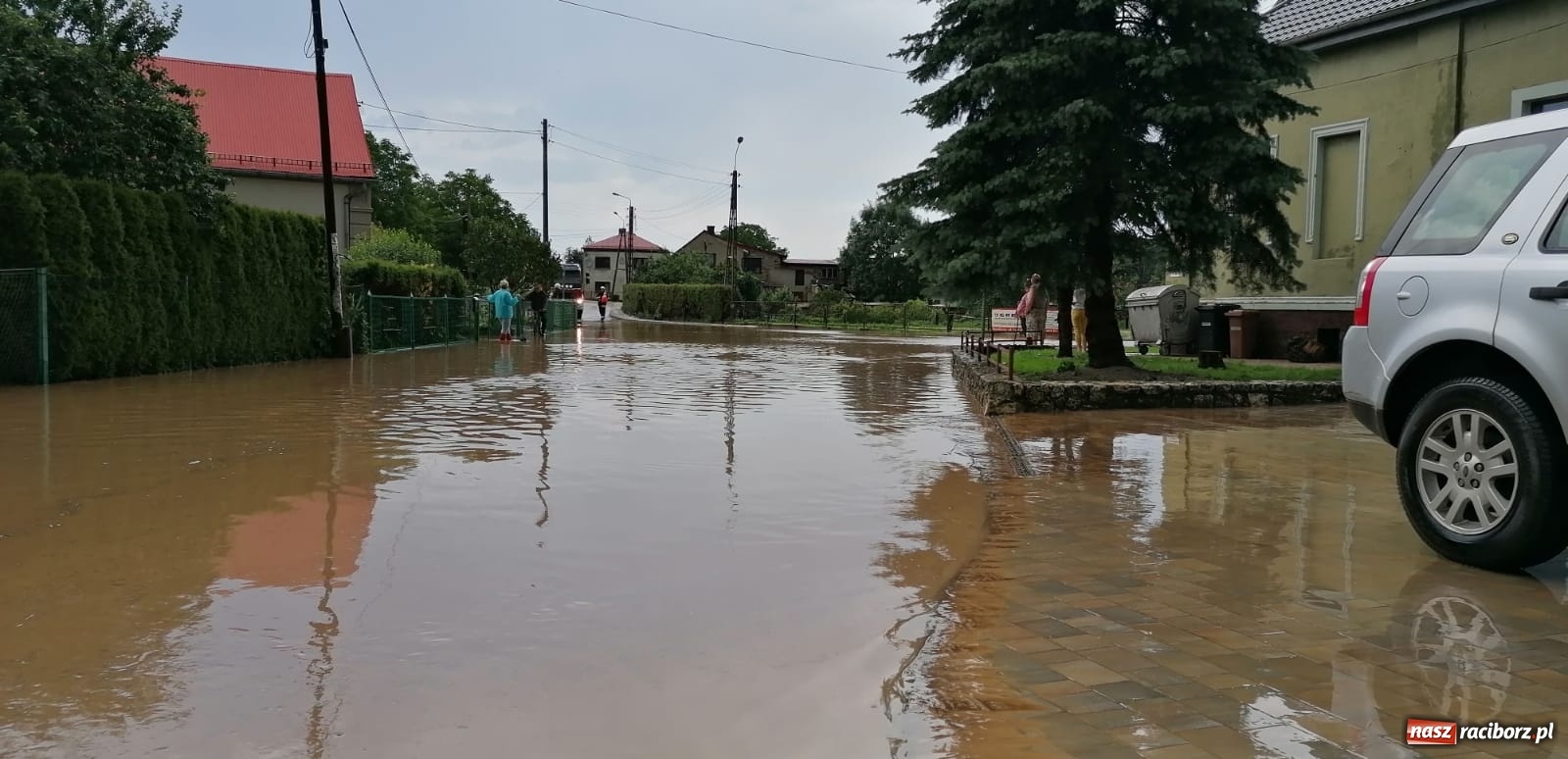 Zdjęcie w galerii na portalu naszraciborz.pl: Ulewa nad Borucinem. Kuchelnicka jak rzeka [FOTO i WIDEO] wiadomości z regionu