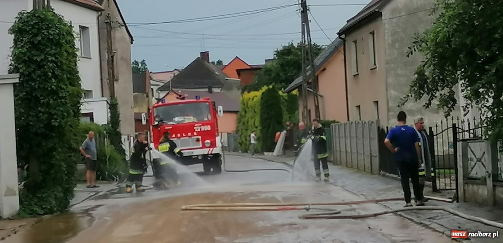 Zdjęcie w galerii na portalu naszraciborz.pl: Ulewa nad Borucinem. Kuchelnicka jak rzeka [FOTO i WIDEO] wiadomości z regionu