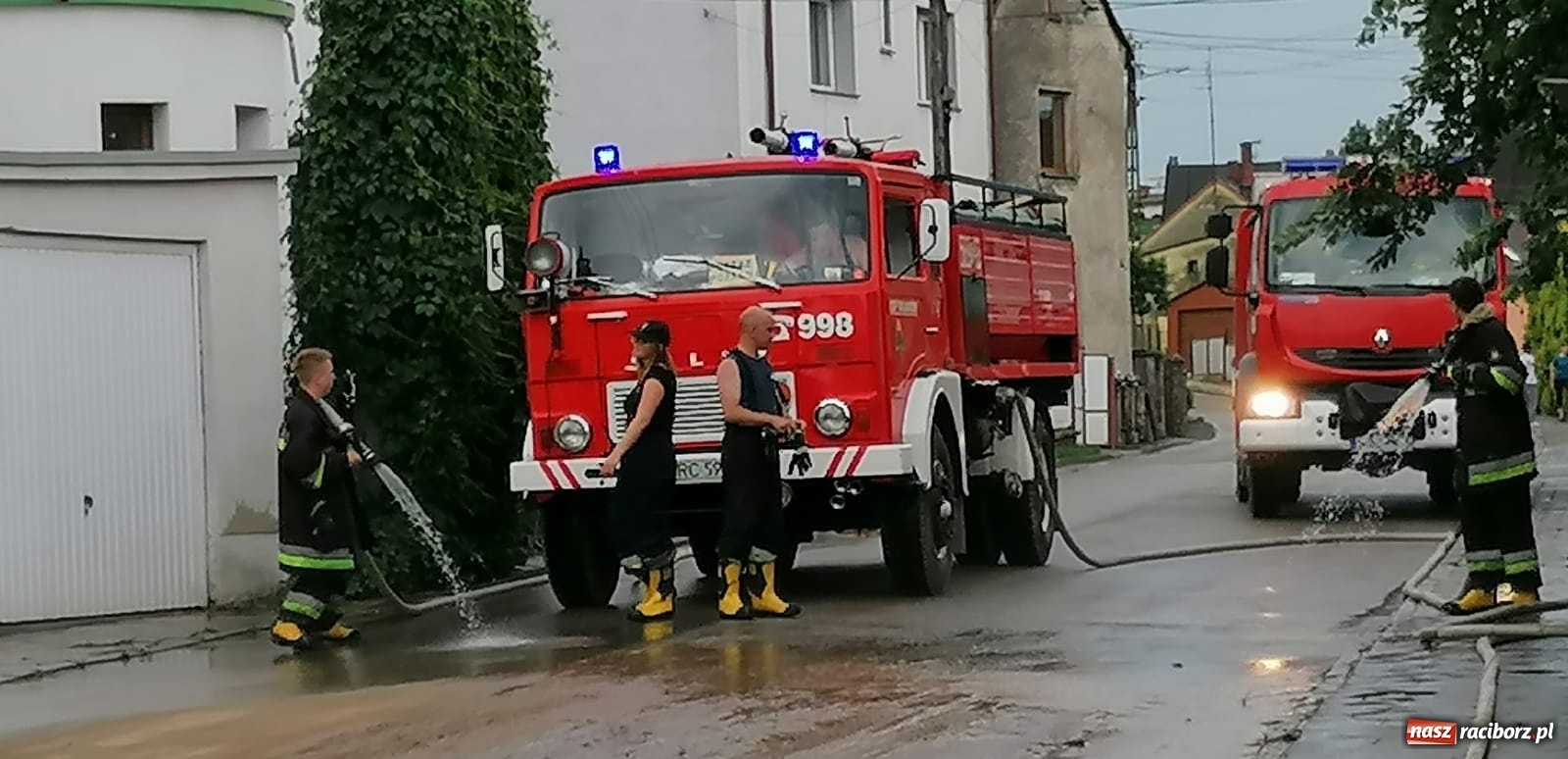 Zdjęcie w galerii na portalu naszraciborz.pl: Ulewa nad Borucinem. Kuchelnicka jak rzeka [FOTO i WIDEO] wiadomości z regionu