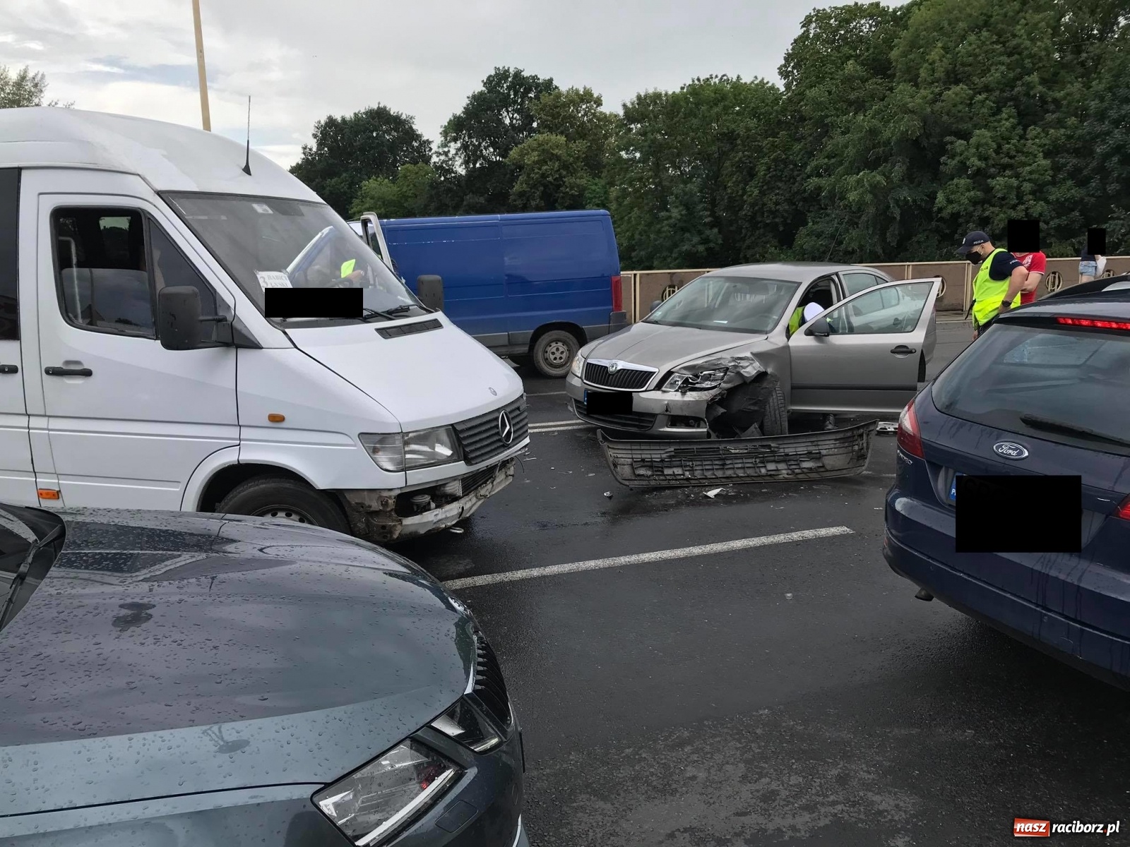 Zdjęcie w galerii na portalu naszraciborz.pl: Policja podała przyczyny zderzenia na moście Zamkowym [FOTO] wiadomości z regionu