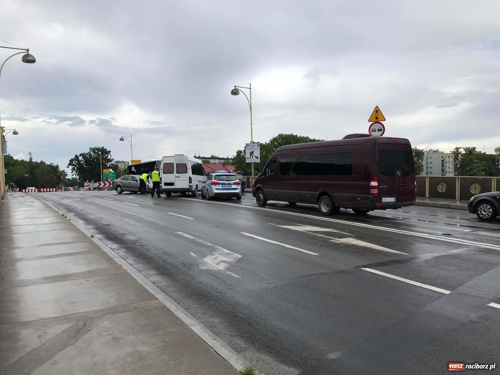Zdjęcie w galerii na portalu naszraciborz.pl: Policja podała przyczyny zderzenia na moście Zamkowym [FOTO] wiadomości z regionu
