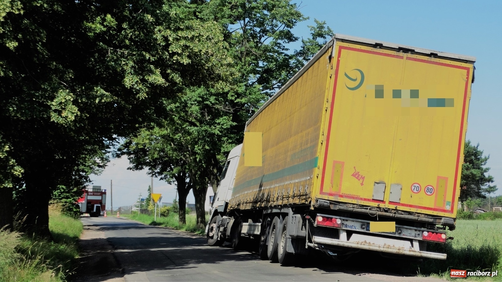 Zdjęcie w galerii na portalu naszraciborz.pl: Długa w Łańcach dziurawa jak ser szwajcarski  wiadomości z regionu