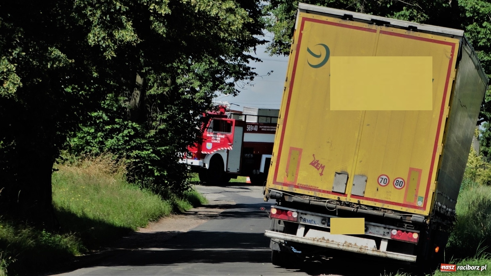 Zdjęcie w galerii na portalu naszraciborz.pl: Długa w Łańcach dziurawa jak ser szwajcarski  wiadomości z regionu