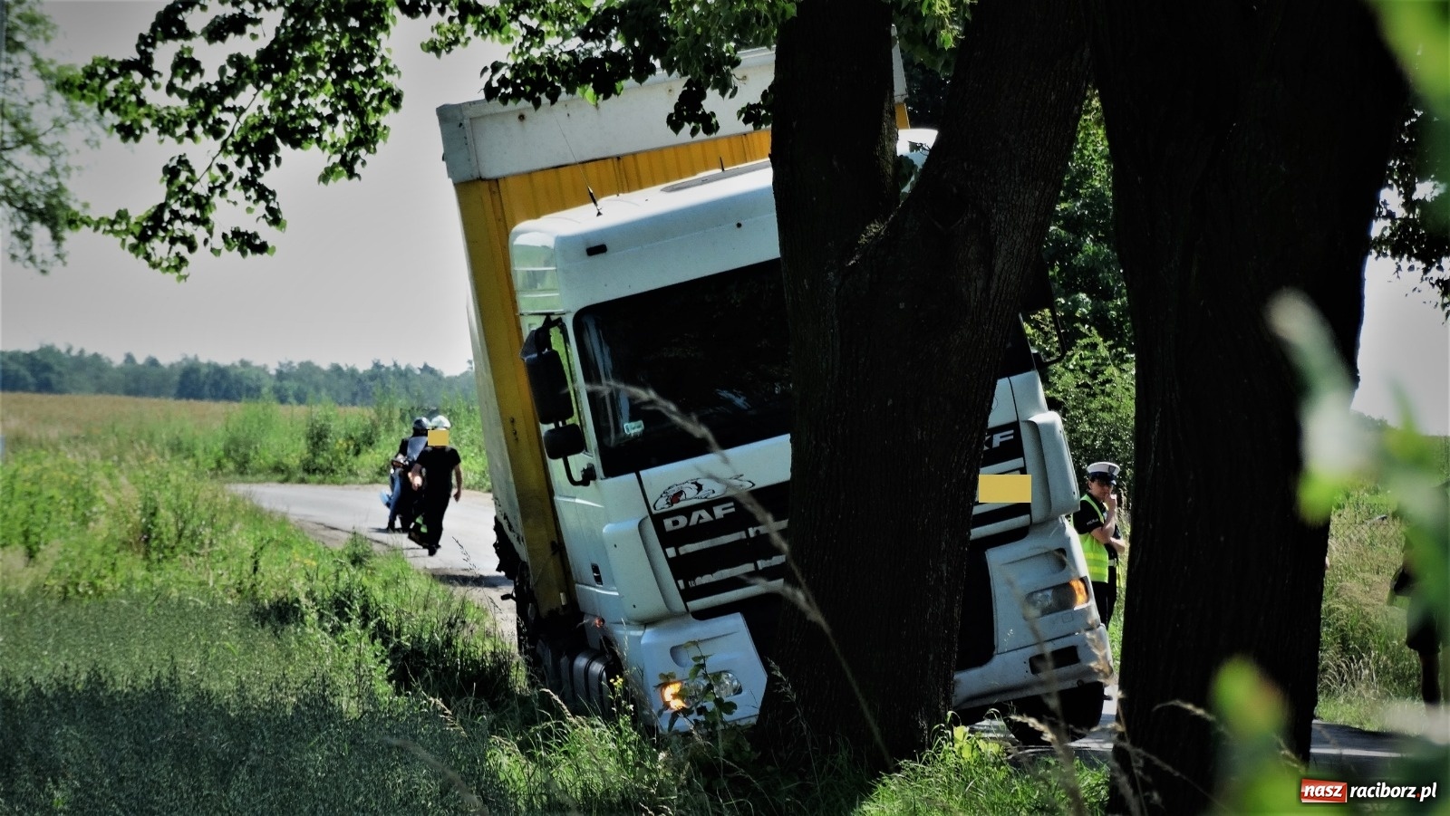 Zdjęcie w galerii na portalu naszraciborz.pl: Długa w Łańcach dziurawa jak ser szwajcarski  wiadomości z regionu