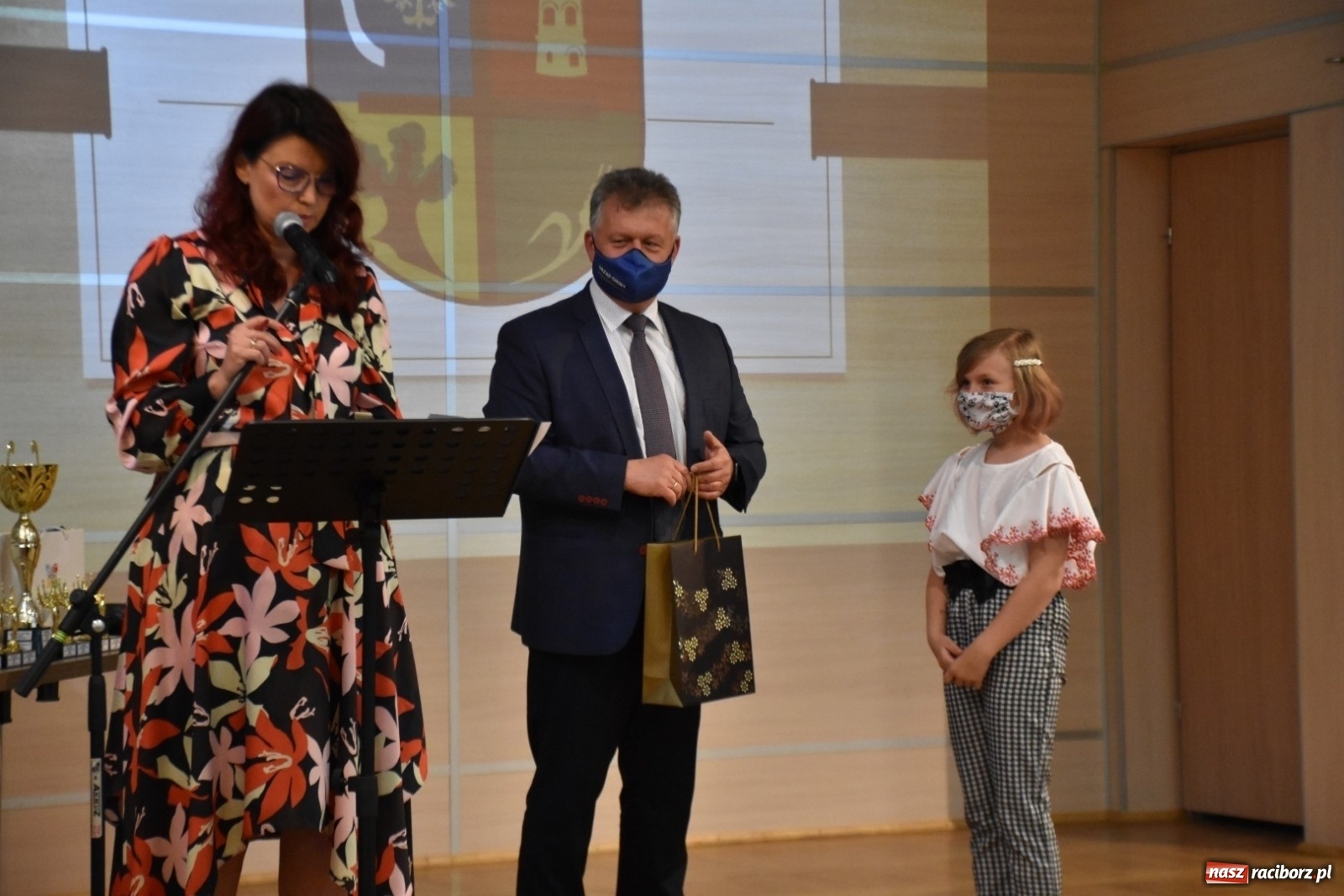 Zdjęcie w galerii na portalu naszraciborz.pl: Wybitni uczniowie gminy Krzyżanowice nagrodzeni [FOTO] wiadomości z regionu