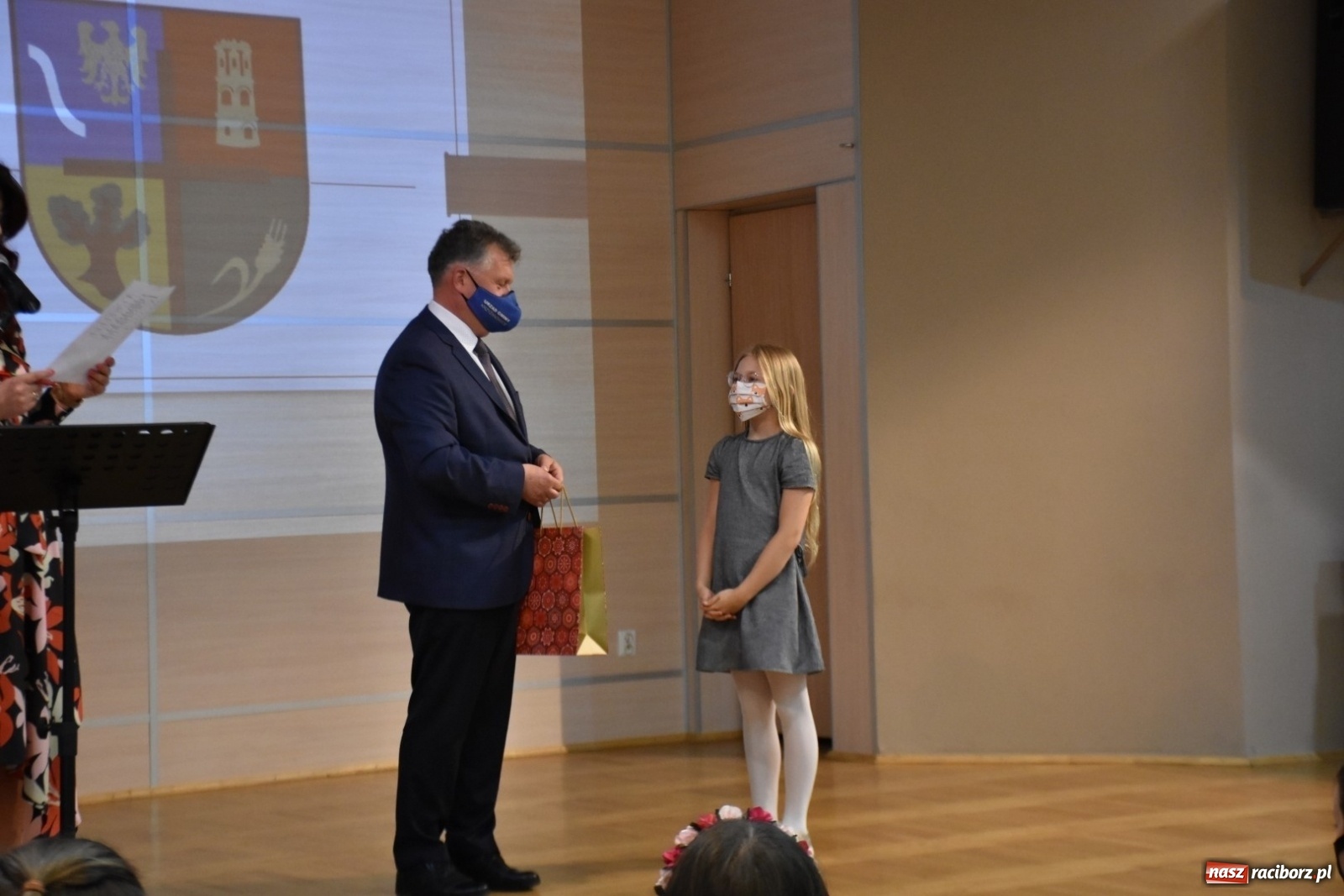 Zdjęcie w galerii na portalu naszraciborz.pl: Wybitni uczniowie gminy Krzyżanowice nagrodzeni [FOTO] wiadomości z regionu