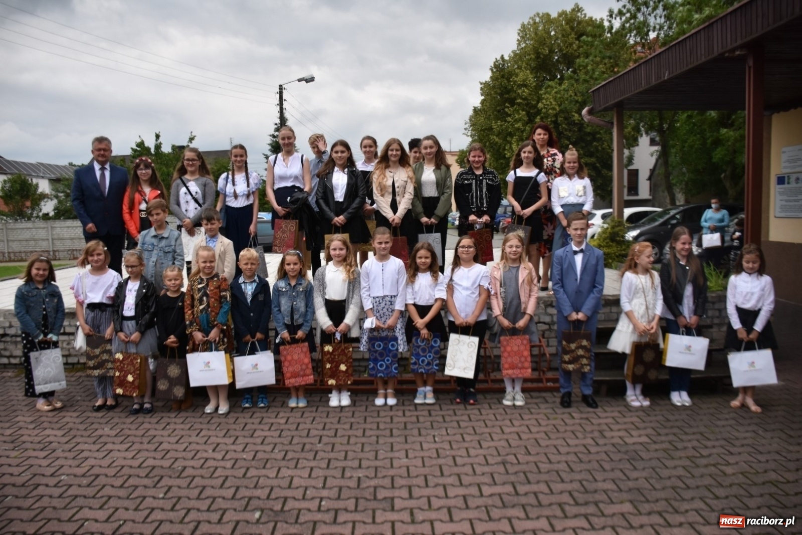 Zdjęcie w galerii na portalu naszraciborz.pl: Wybitni uczniowie gminy Krzyżanowice nagrodzeni [FOTO] wiadomości z regionu