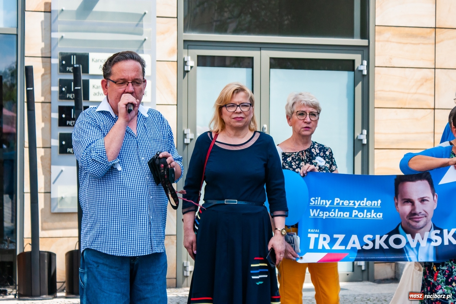 Zdjęcie w galerii na portalu naszraciborz.pl: Raciborskie środowisko PO zachęcało do głosowania na Rafała Trzaskowskiego [FOTO i WIDEO] wiadomości z regionu