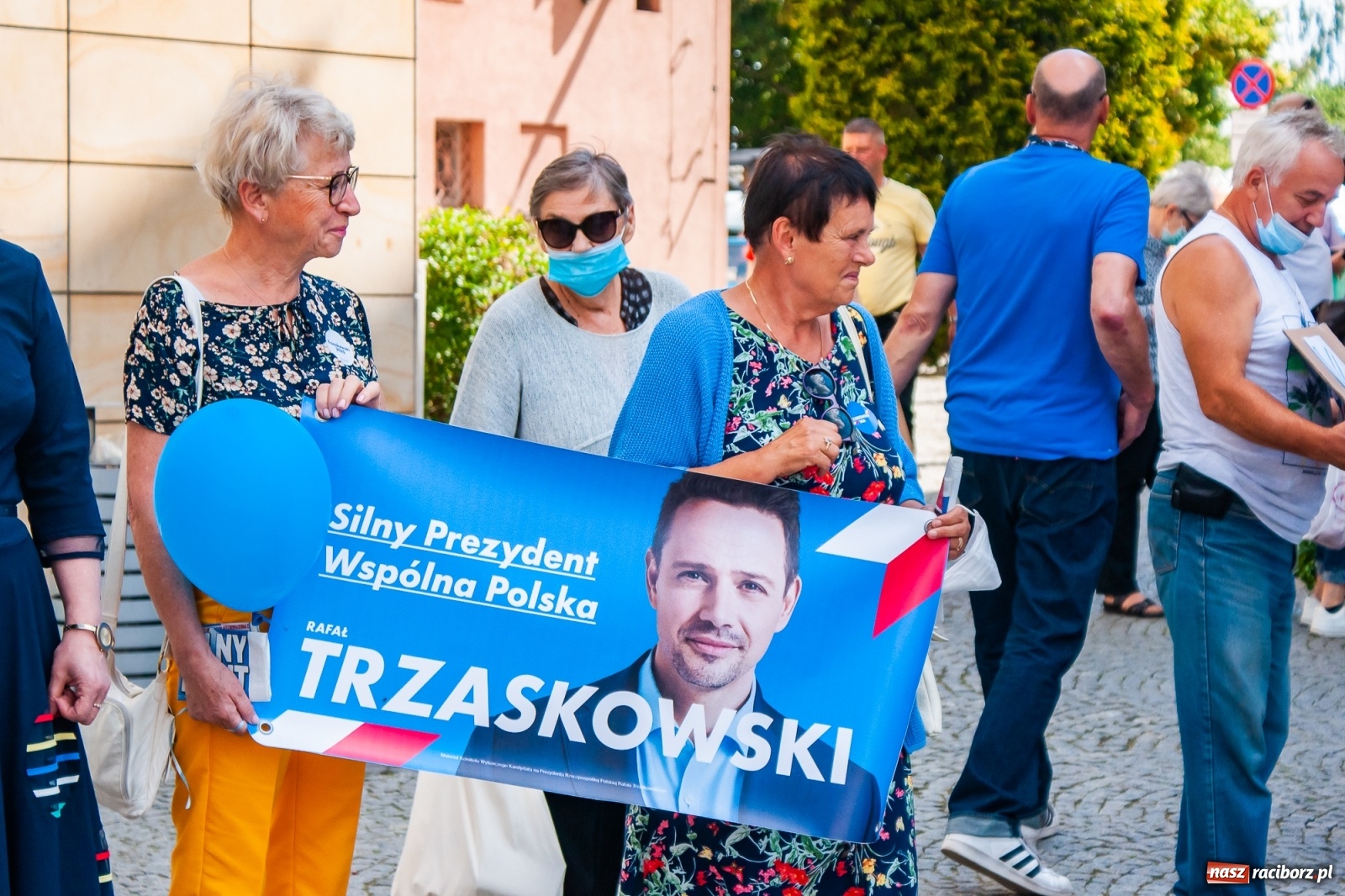 Zdjęcie w galerii na portalu naszraciborz.pl: Raciborskie środowisko PO zachęcało do głosowania na Rafała Trzaskowskiego [FOTO i WIDEO] wiadomości z regionu