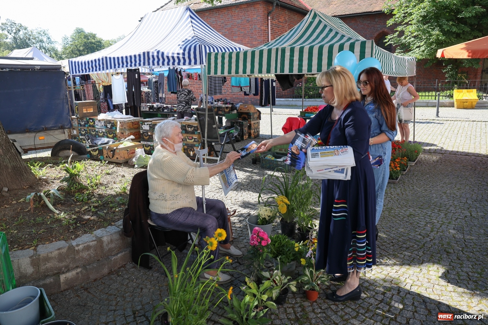 Zdjęcie w galerii na portalu naszraciborz.pl: Raciborskie środowisko PO zachęcało do głosowania na Rafała Trzaskowskiego [FOTO i WIDEO] wiadomości z regionu