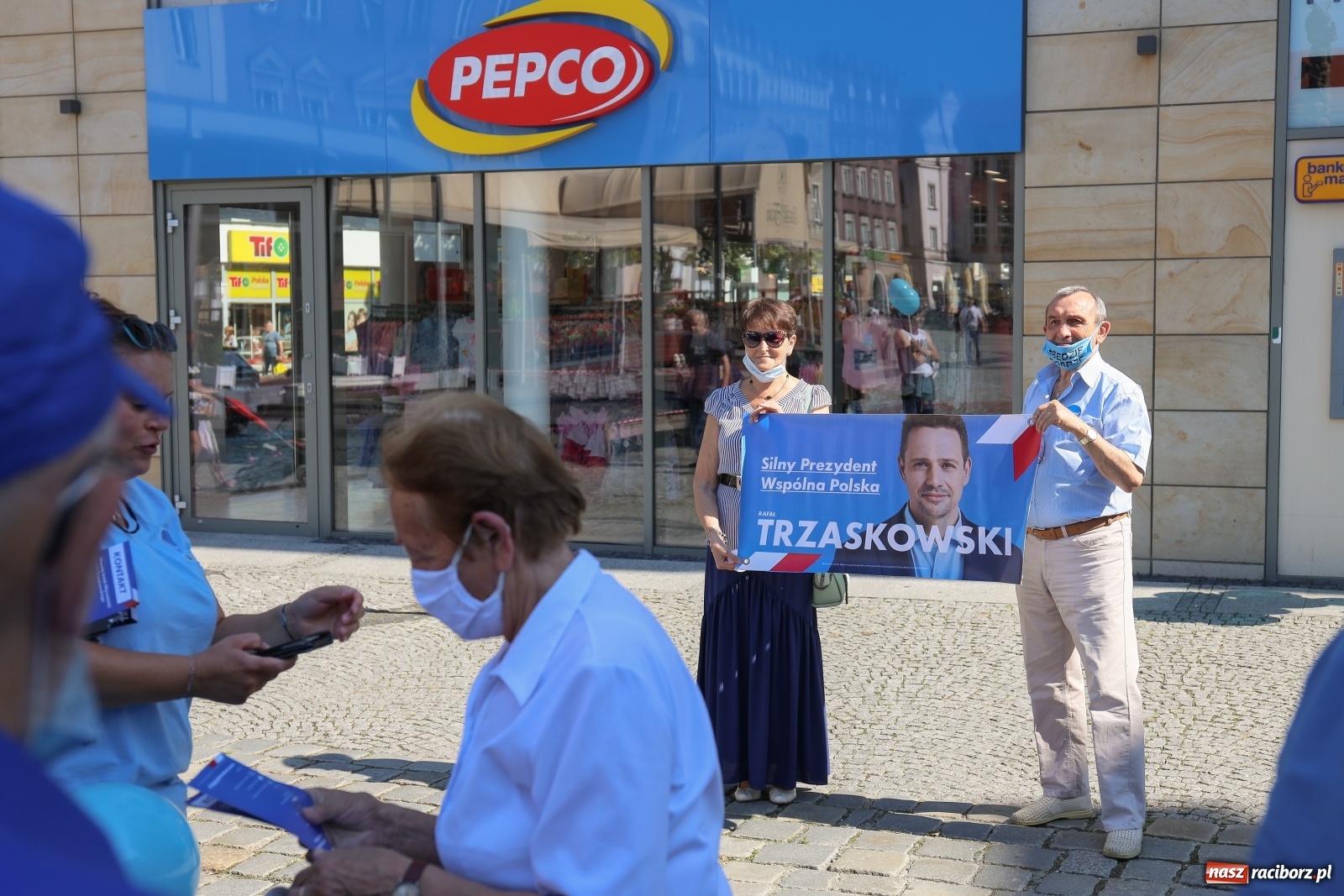 Zdjęcie w galerii na portalu naszraciborz.pl: Raciborskie środowisko PO zachęcało do głosowania na Rafała Trzaskowskiego [FOTO i WIDEO] wiadomości z regionu