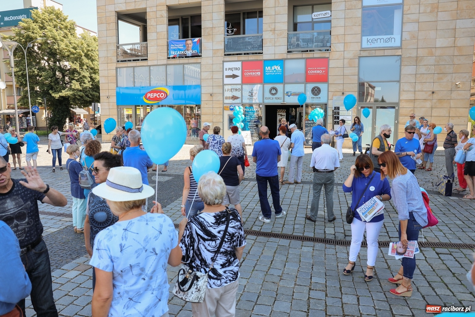 Zdjęcie w galerii na portalu naszraciborz.pl: Raciborskie środowisko PO zachęcało do głosowania na Rafała Trzaskowskiego [FOTO i WIDEO] wiadomości z regionu