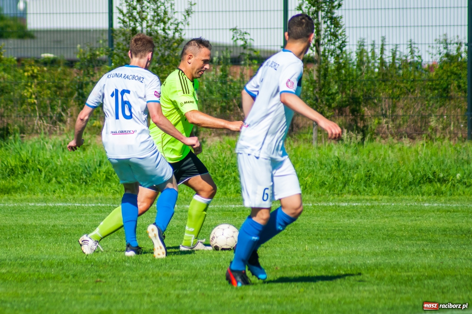 Zdjęcie w galerii na portalu naszraciborz.pl: Efekt nowej miotły zadziałał. Wygrana Unii pod wodzą nowego trenera [FOTO i WIDEO] wiadomości z regionu