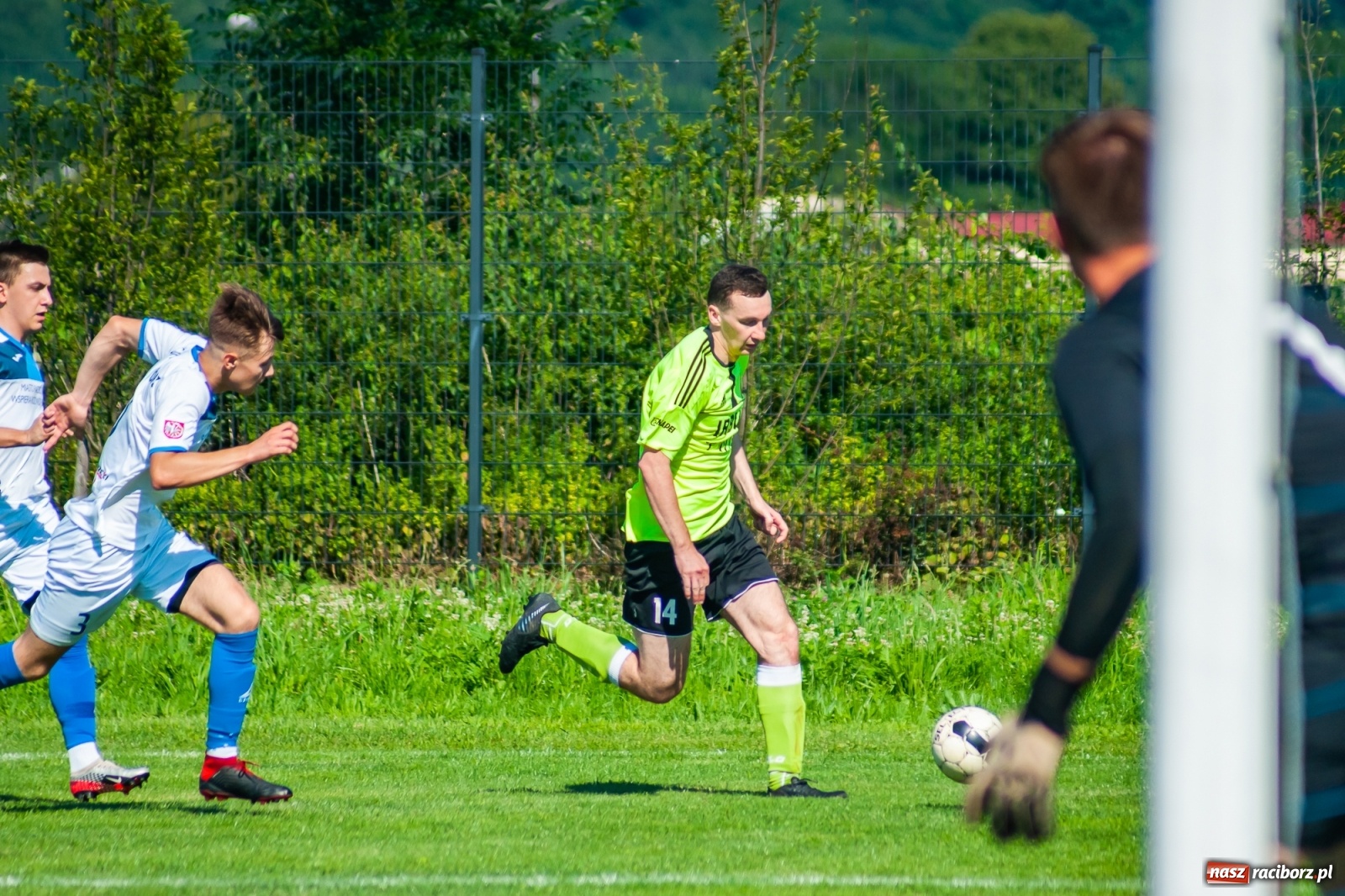 Zdjęcie w galerii na portalu naszraciborz.pl: Efekt nowej miotły zadziałał. Wygrana Unii pod wodzą nowego trenera [FOTO i WIDEO] wiadomości z regionu