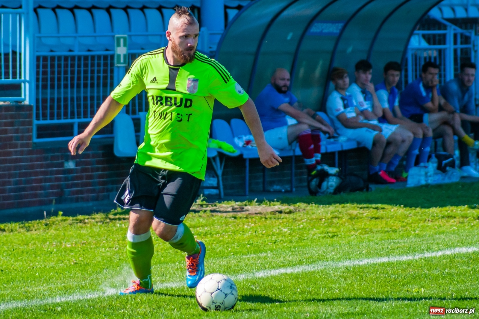 Zdjęcie w galerii na portalu naszraciborz.pl: Efekt nowej miotły zadziałał. Wygrana Unii pod wodzą nowego trenera [FOTO i WIDEO] wiadomości z regionu