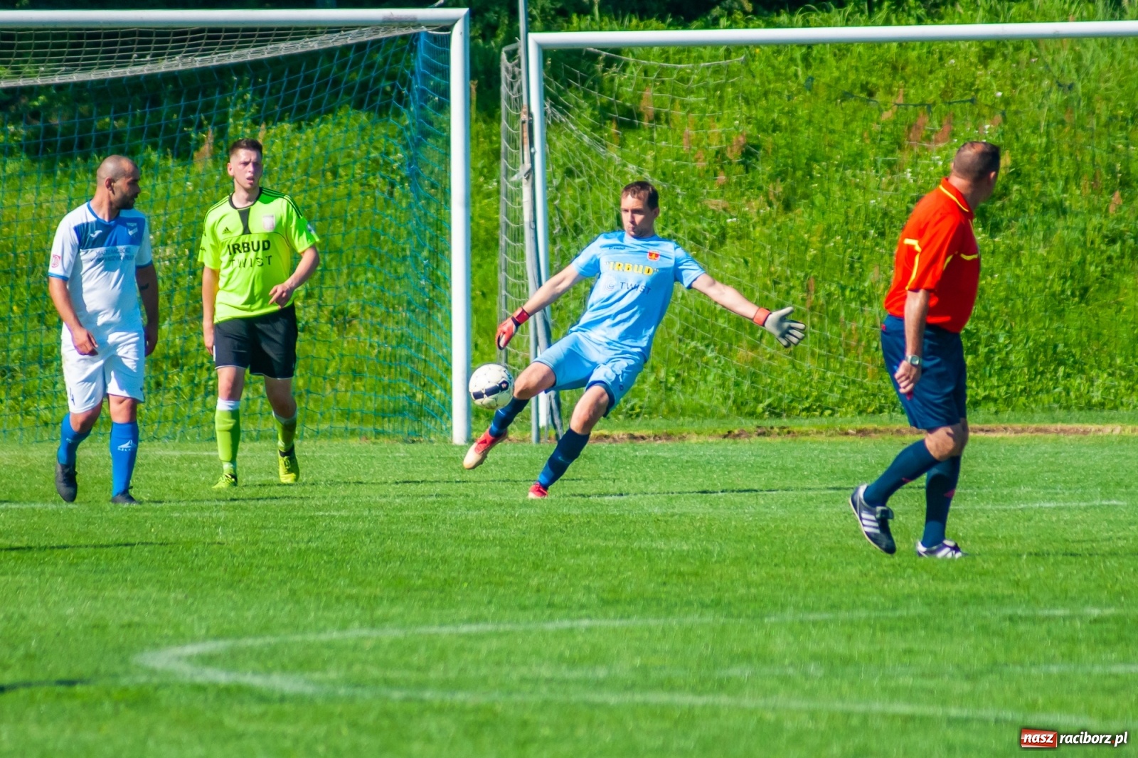 Zdjęcie w galerii na portalu naszraciborz.pl: Efekt nowej miotły zadziałał. Wygrana Unii pod wodzą nowego trenera [FOTO i WIDEO] wiadomości z regionu