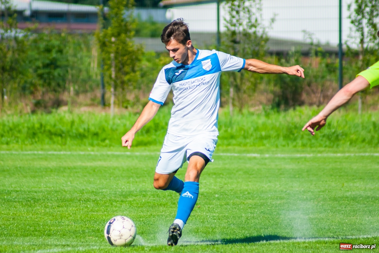 Zdjęcie w galerii na portalu naszraciborz.pl: Efekt nowej miotły zadziałał. Wygrana Unii pod wodzą nowego trenera [FOTO i WIDEO] wiadomości z regionu