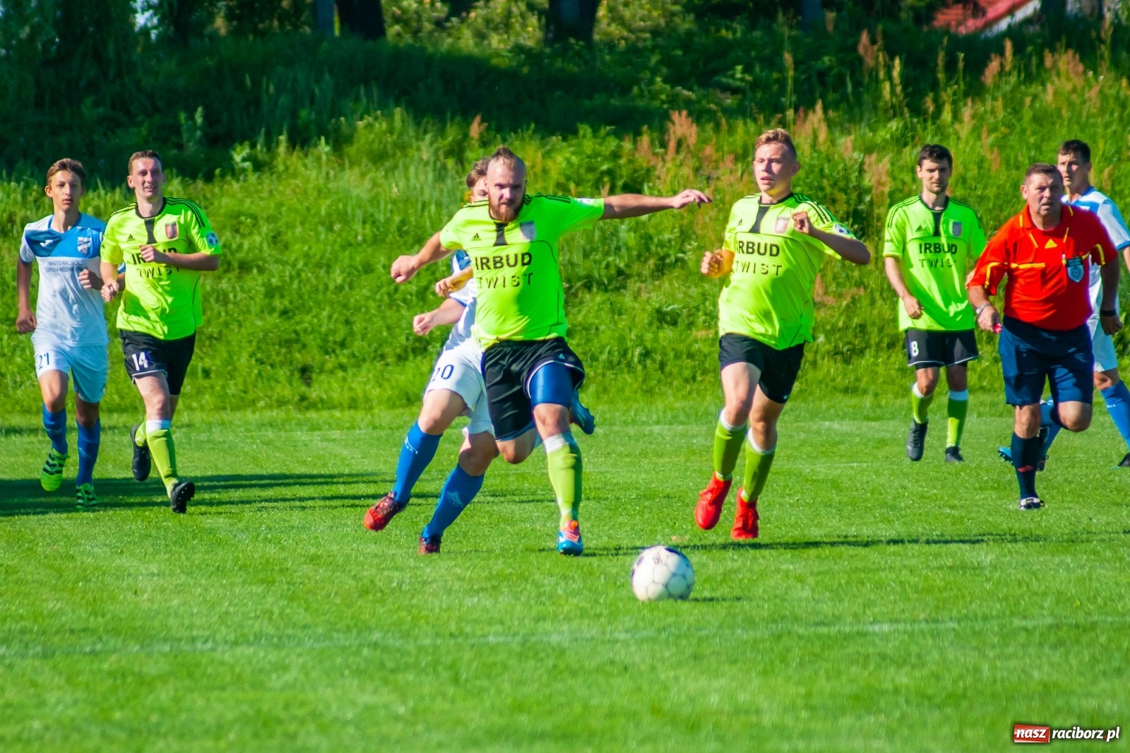 Zdjęcie w galerii na portalu naszraciborz.pl: Efekt nowej miotły zadziałał. Wygrana Unii pod wodzą nowego trenera [FOTO i WIDEO] wiadomości z regionu