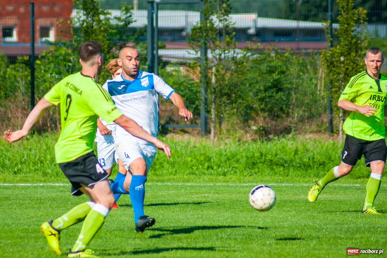Zdjęcie w galerii na portalu naszraciborz.pl: Efekt nowej miotły zadziałał. Wygrana Unii pod wodzą nowego trenera [FOTO i WIDEO] wiadomości z regionu