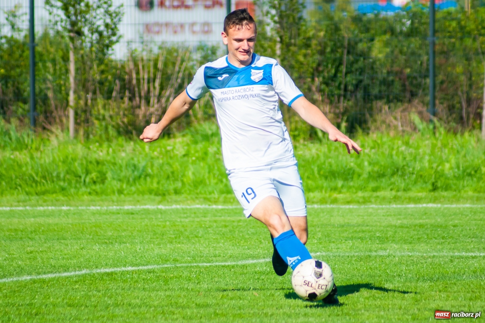 Zdjęcie w galerii na portalu naszraciborz.pl: Efekt nowej miotły zadziałał. Wygrana Unii pod wodzą nowego trenera [FOTO i WIDEO] wiadomości z regionu