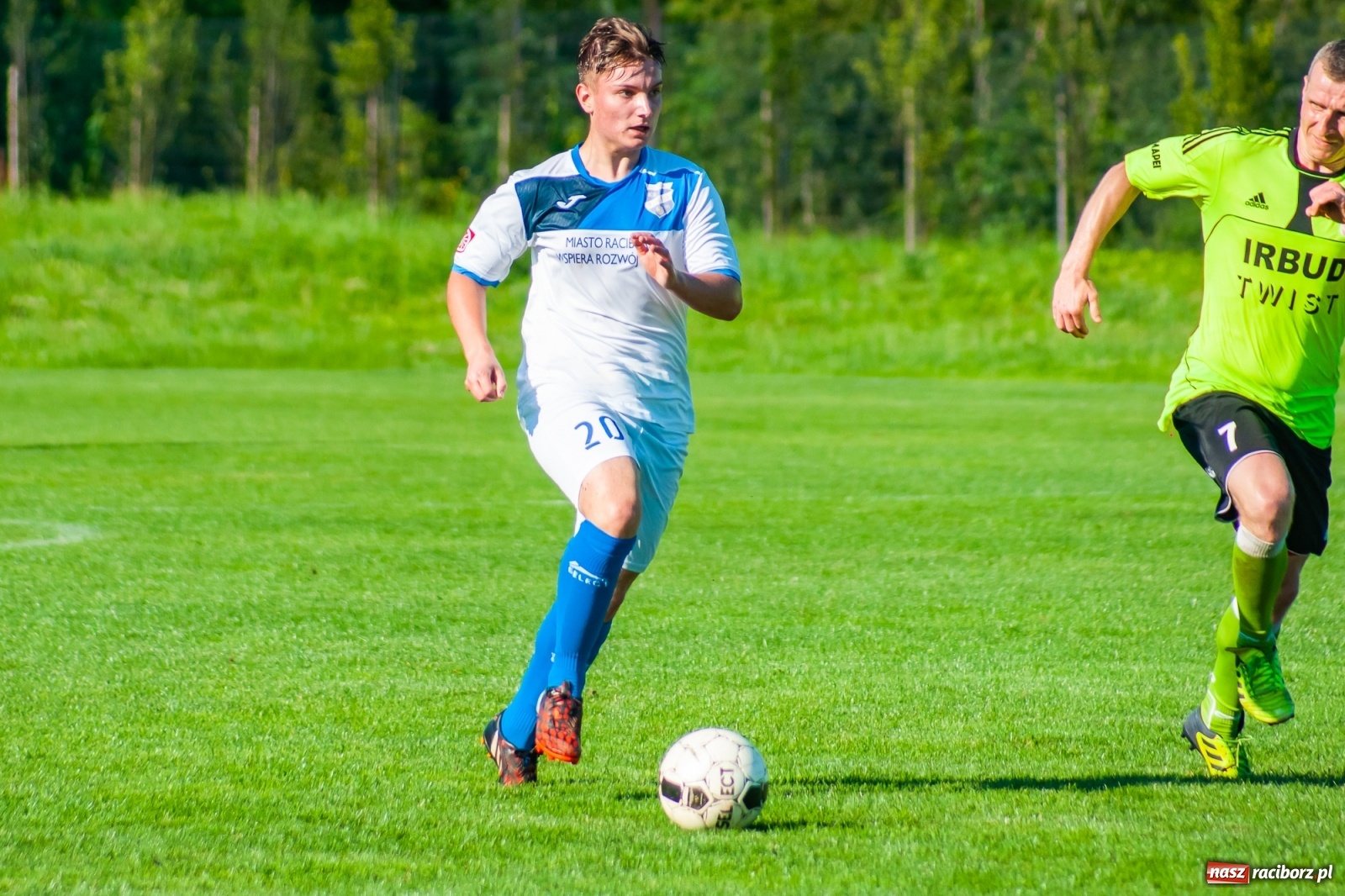 Zdjęcie w galerii na portalu naszraciborz.pl: Efekt nowej miotły zadziałał. Wygrana Unii pod wodzą nowego trenera [FOTO i WIDEO] wiadomości z regionu