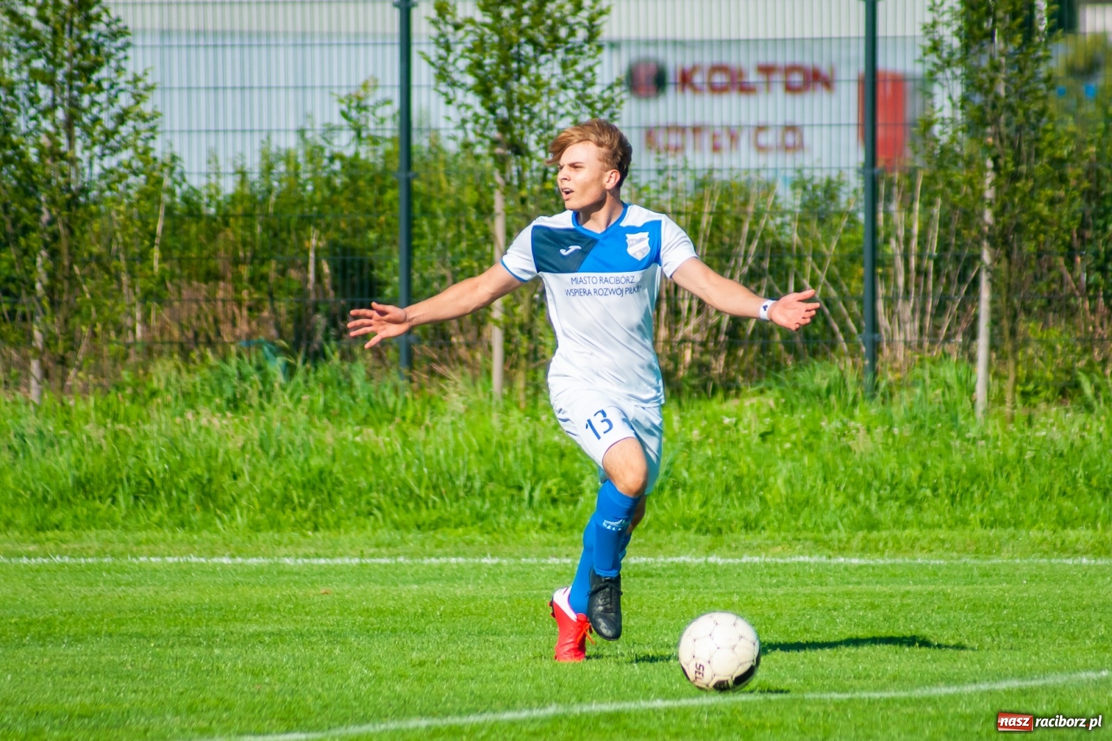 Zdjęcie w galerii na portalu naszraciborz.pl: Efekt nowej miotły zadziałał. Wygrana Unii pod wodzą nowego trenera [FOTO i WIDEO] wiadomości z regionu