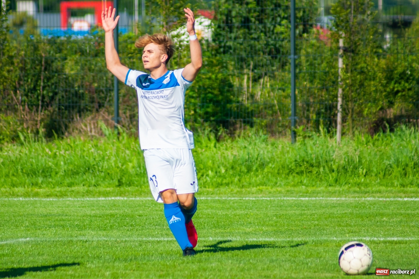 Zdjęcie w galerii na portalu naszraciborz.pl: Efekt nowej miotły zadziałał. Wygrana Unii pod wodzą nowego trenera [FOTO i WIDEO] wiadomości z regionu