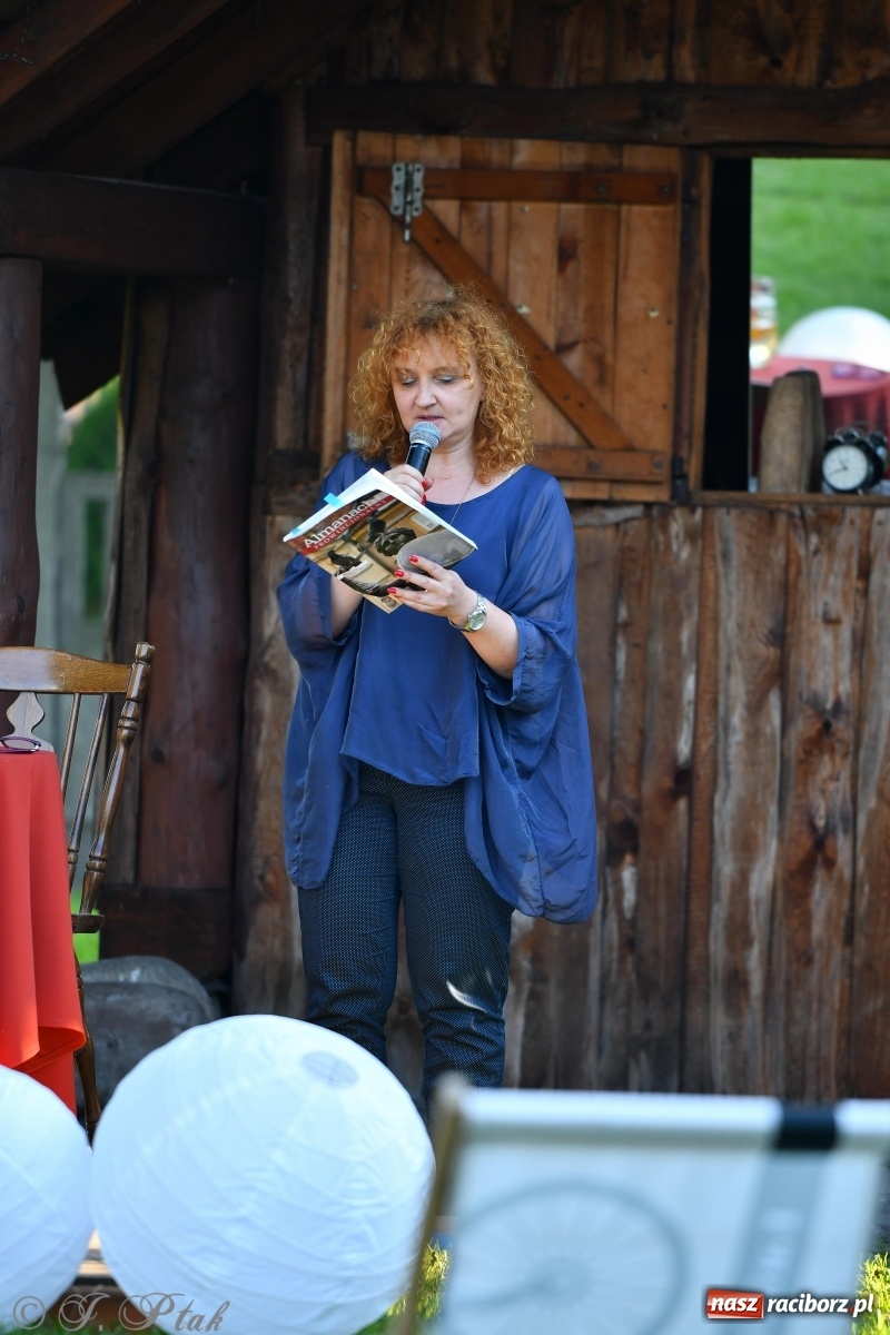 Zdjęcie w galerii na portalu naszraciborz.pl: Promocja Almanachu w ogrodach Strzechy  wiadomości z regionu