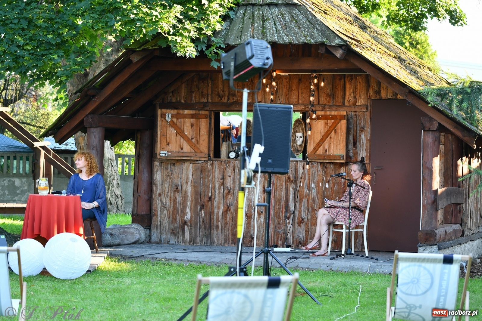 Zdjęcie w galerii na portalu naszraciborz.pl: Promocja Almanachu w ogrodach Strzechy  wiadomości z regionu