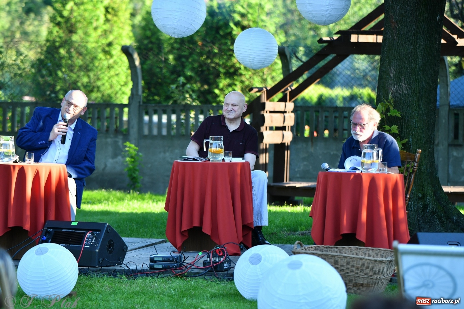 Zdjęcie w galerii na portalu naszraciborz.pl: Promocja Almanachu w ogrodach Strzechy  wiadomości z regionu
