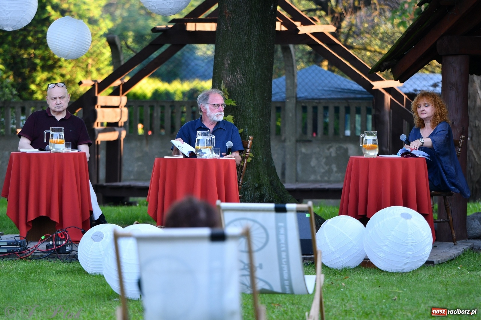 Zdjęcie w galerii na portalu naszraciborz.pl: Promocja Almanachu w ogrodach Strzechy  wiadomości z regionu