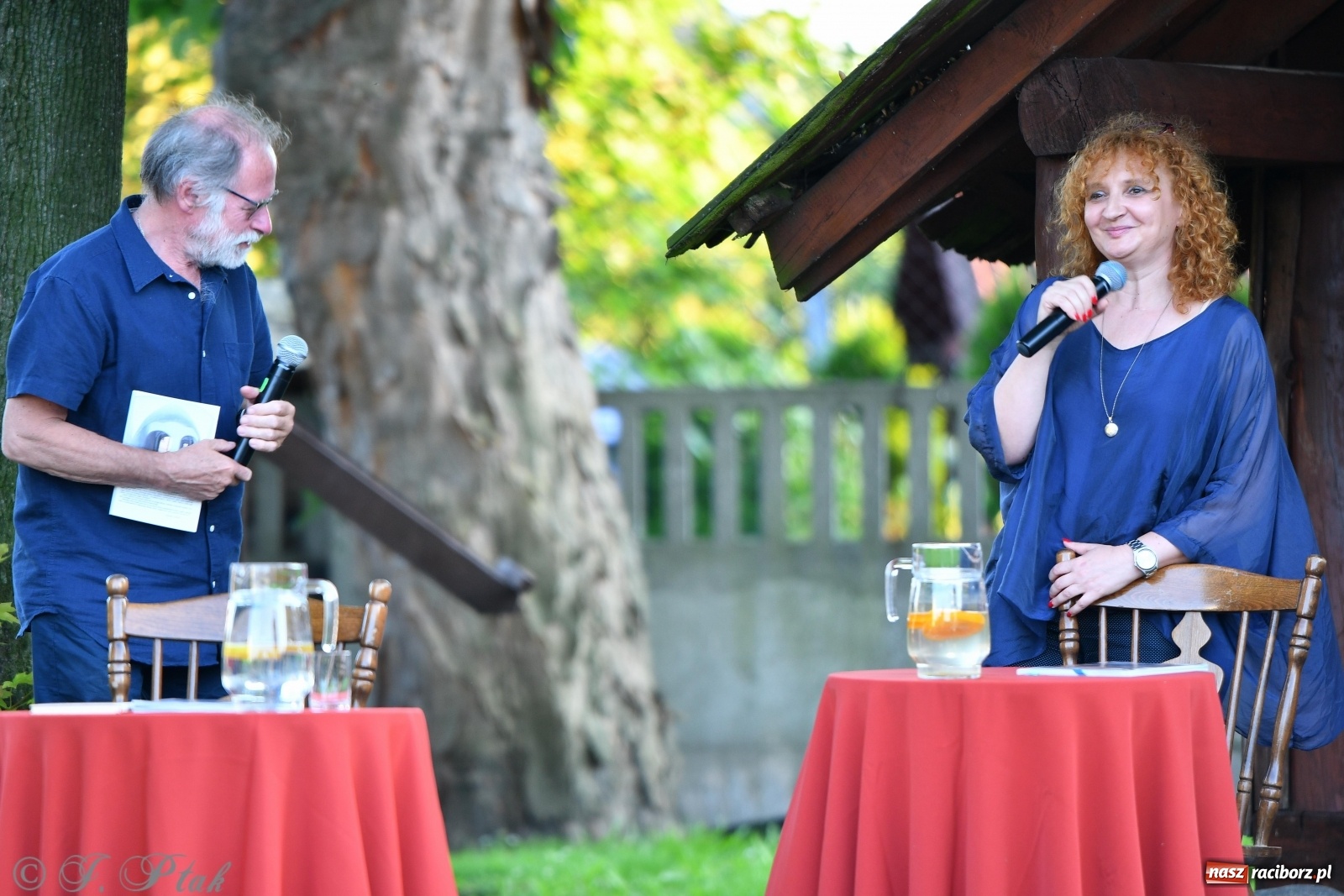 Zdjęcie w galerii na portalu naszraciborz.pl: Promocja Almanachu w ogrodach Strzechy  wiadomości z regionu