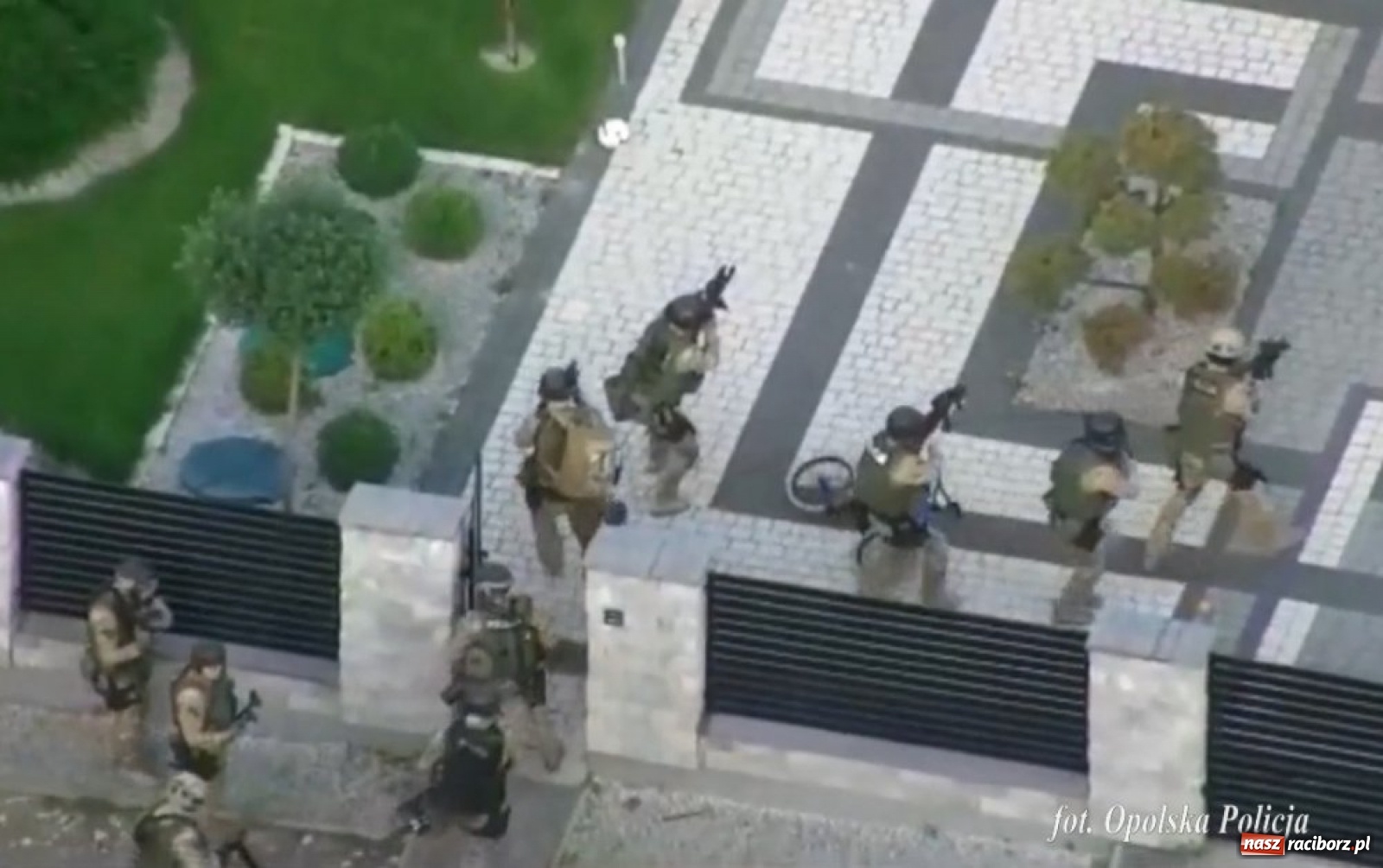 Zdjęcie w galerii na portalu naszraciborz.pl: Tak rozbito gang oszukujący metodą na policjanta [FOTO i WIDEO] wiadomości z regionu